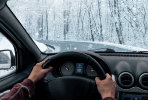 Automobilistes, cette erreur scrutée par la police peut vous obliger à devoir faire demi-tour dans ces 34 départements