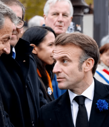 Emmanuel Macron : « Son seul but, c&rsquo;est de séduire Nicolas », il ne l&rsquo;a « pas quitté des yeux »