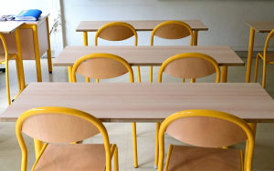 « Tu n’as qu’à te jeter d’un pont » : Un père de famille porte plainte après les propos d’une professeure à sa fille