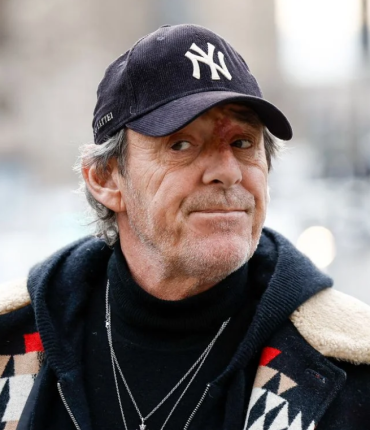 Jean-Luc Reichmann brisé : « J&rsquo;ai perdu un membre de ma famille » après la mort de Rolland Courbis