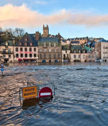 Alerte météo : “De fortes vagues vont déferler”, des pluies intenses, des risques d’inondation et une forte houle attendus selon les experts