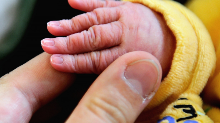 250 euros par mois par enfant jusqu&rsquo;à ses 20 ans : le député Jérémie Patrier-Leitus défend sur RTL ses mesures pour relancer la natalité