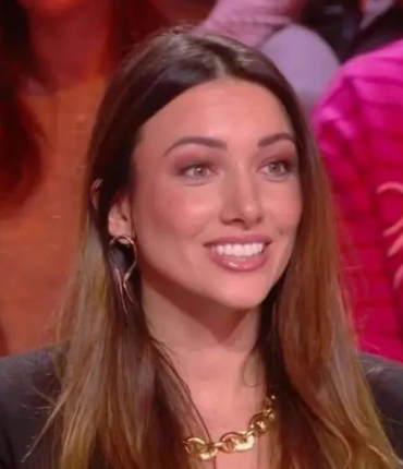 « Que fait la… », Delphine Wespiser agressée, elle perd ses nerfs