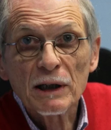 En plein désert médical, ce médecin retraité est poursuivi pour avoir aidé gratuitement ses anciens patients