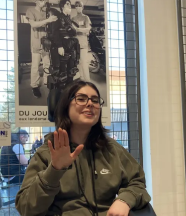 À 5 h du matin, elle a crié « Maman ! » : Laura a fait un AVC à l’âge de 18 ans, elle raconte