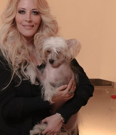 Obsèques de Loana : son chien Titi déjà incinéré, « Nous avons tous contribué financièrement »