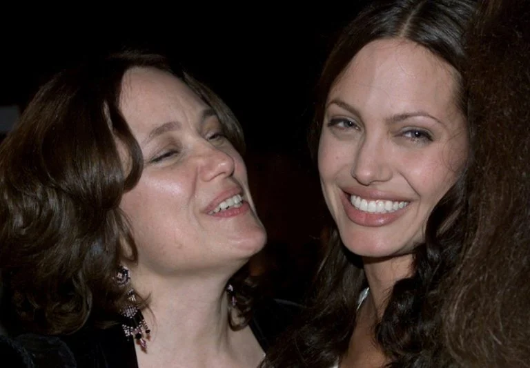 Angelina Jolie (1)