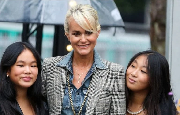 Joy Hallyday (5)