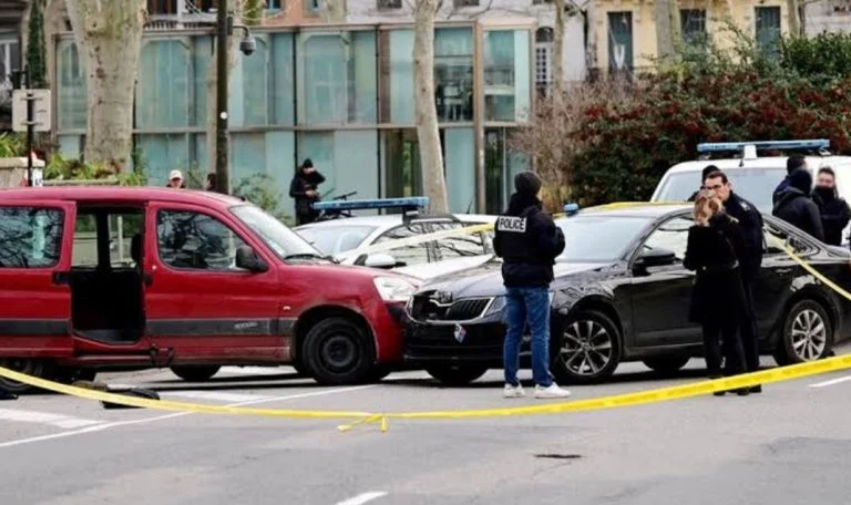 Trois ados prennent la fuite dans une voiture volée (3)
