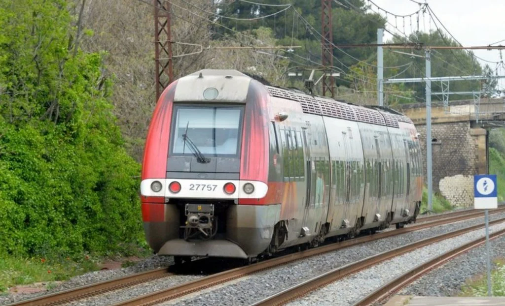 Un train percute un jeune homme dans le Gard (4) Un train percute un jeune homme dans le Gard (4)