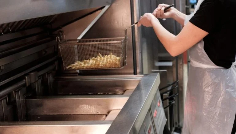 un employé de McDonald’s lutte en soins intensifs (4)