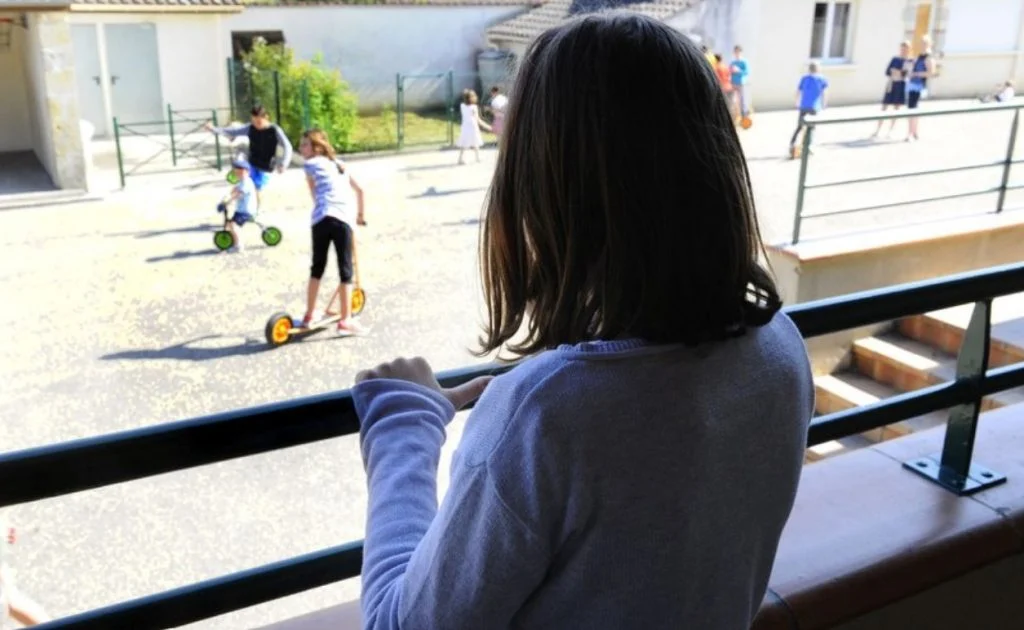 Il découvre que sa fille (4) Il découvre que sa fille (4)