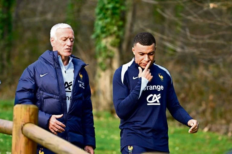 Kylian Mbappé (3)