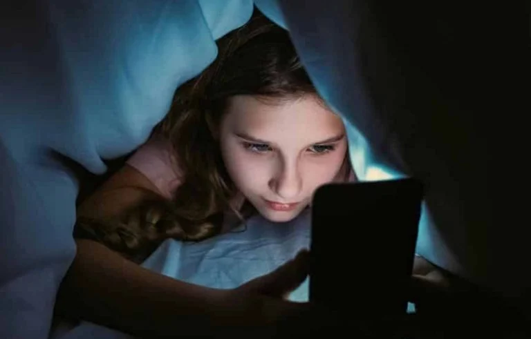 Quand une fille annonce son mariage virtuel à son père (3)