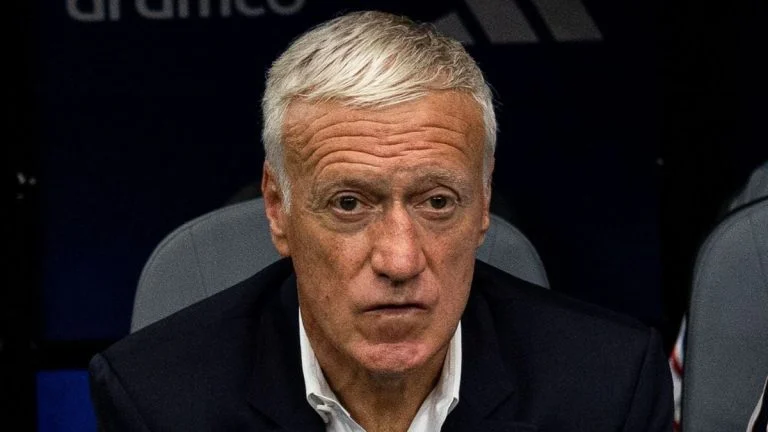 charlie-hebdo-cible-la-mere-decedee-de-deschamps-f cover