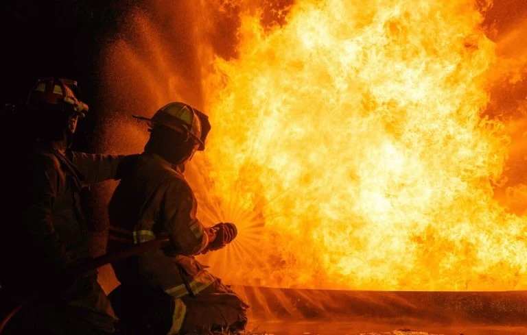 gironde-le-porte-parole-des-pompiers-en-larmes-84- cover
