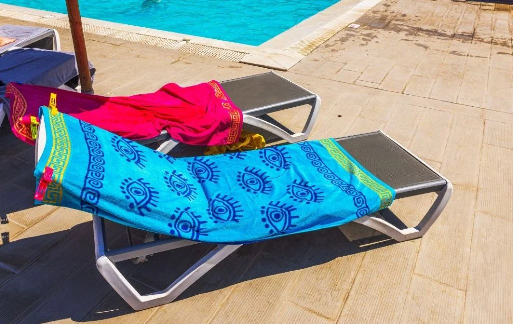 les vacanciers qui monopolisent (4) les vacanciers qui monopolisent (4)