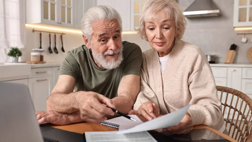 Retraite: 4 aides d&rsquo;État pour les pensions sous 1 500 € en 2026