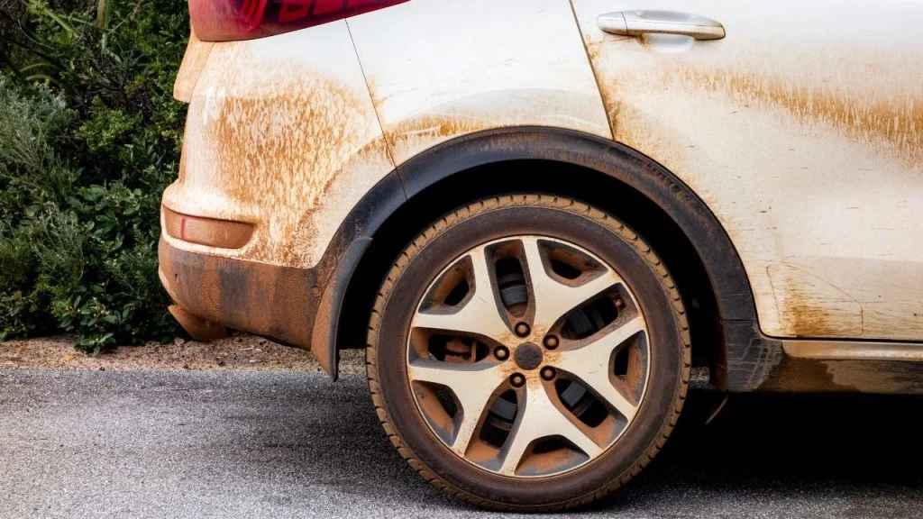 Voiture toujours sale: ce que ça dit de vous selon la psychologie