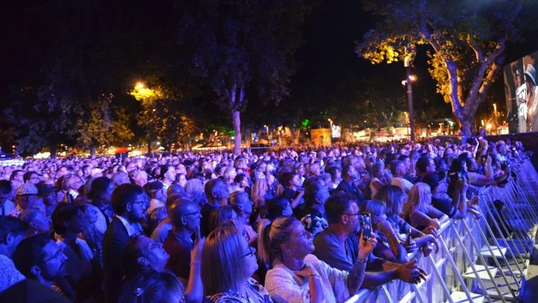 piqures-a-la-seringue-au-festival-de-narbonne-un-s cover