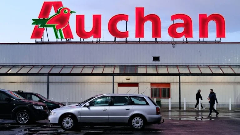 auchan-saint-germain-les-corbeil-ferme-le-27-sept- cover