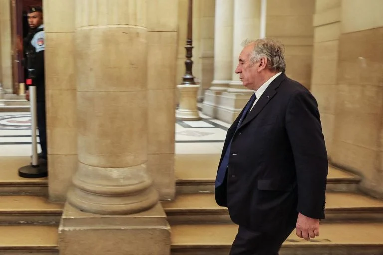 proces-modem-deux-ans-de-sursis-requis-contre-bayr cover