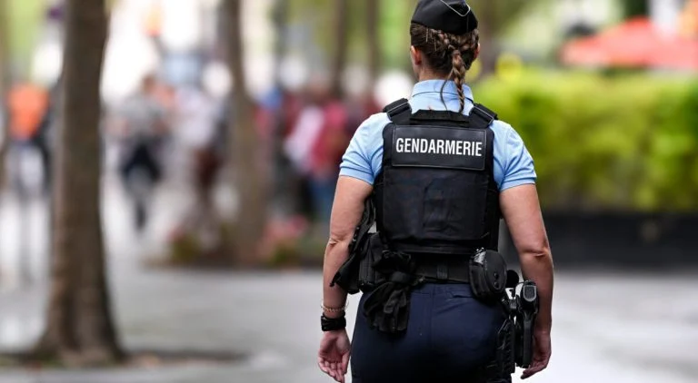 reserve-de-la-gendarmerie-les-femmes-de-40-ans-et- cover