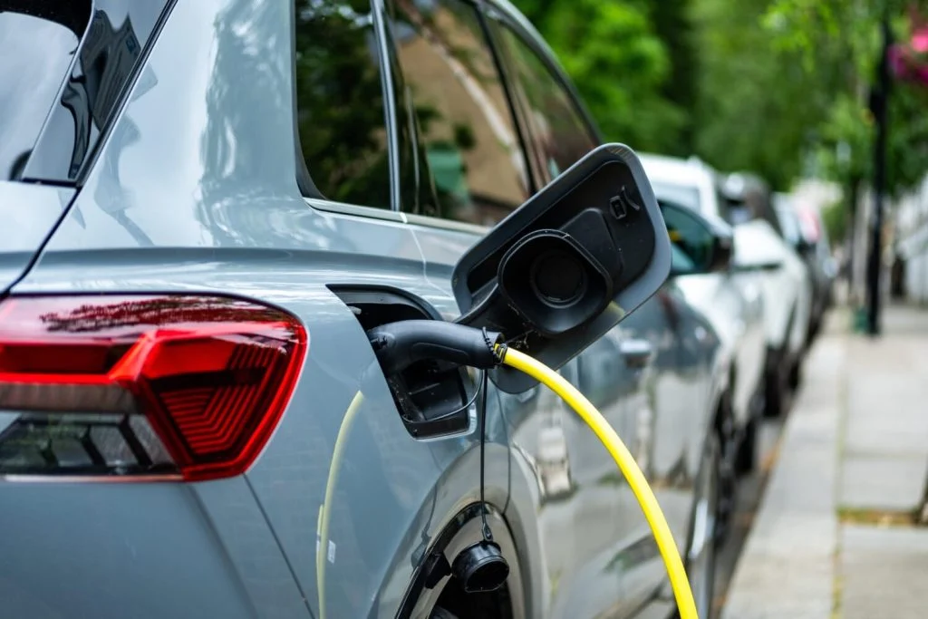 voiture-electrique-les-taxes-qui-arrivent-et-celle-cover voiture-electrique-les-taxes-qui-arrivent-et-celle cover