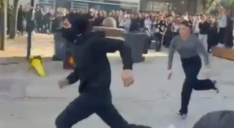 blocus-des-lycees-darmanin-veut-que-les-parents-pa cover