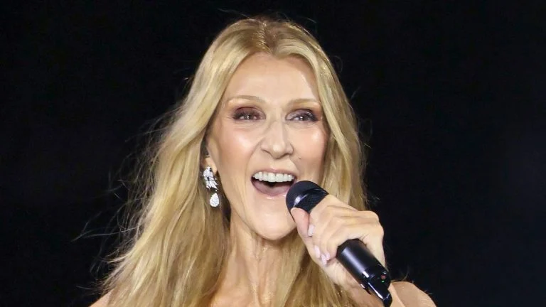 celine-dion-surprend-le-defile-l-oreal-avec-i-m-al cover
