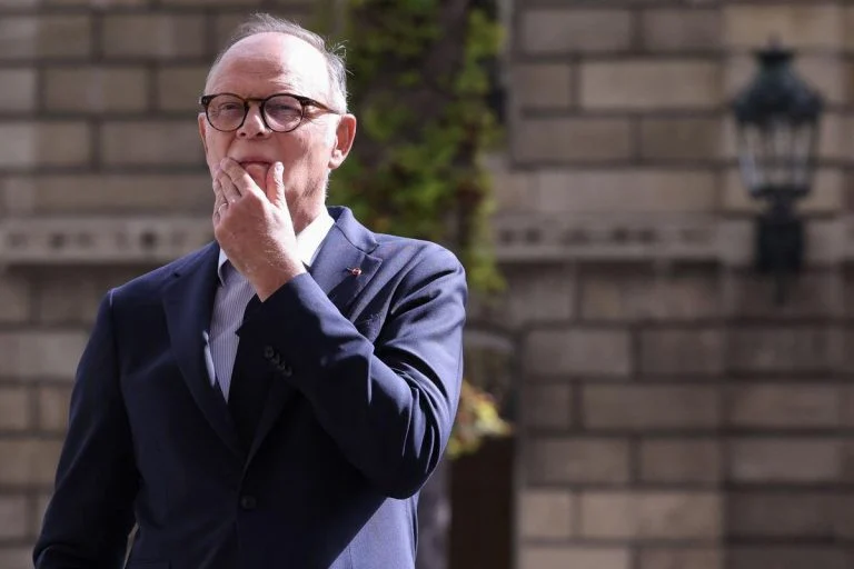 edouard-philippe-veut-la-retraite-a-65-ans-et-45-a cover