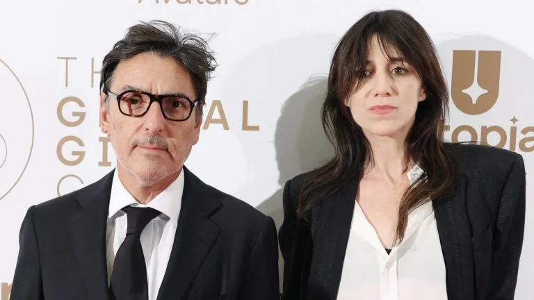 en-2019-charlotte-gainsbourg-recadre-yvan-attal-su cover