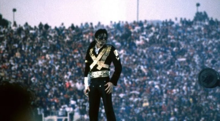 michael-jackson-thriller-beatles-et-heritage-15-an cover